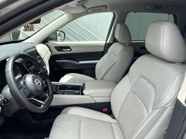 2025 Nissan Pathfinder SL 4WD