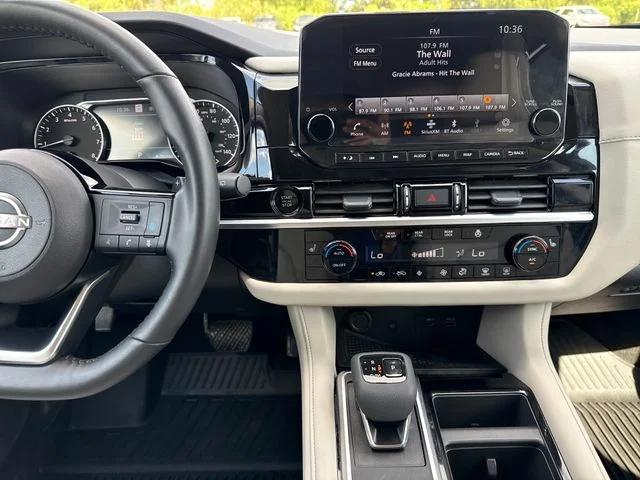 2025 Nissan Pathfinder SL 4WD