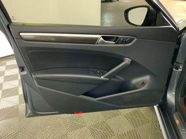 2018 Volkswagen Passat 2.0T SE w/ Technology