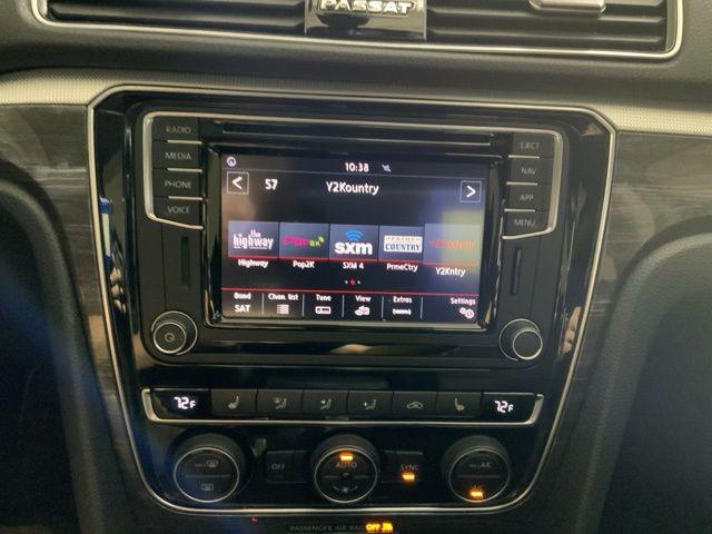 2018 Volkswagen Passat 2.0T SE w/ Technology