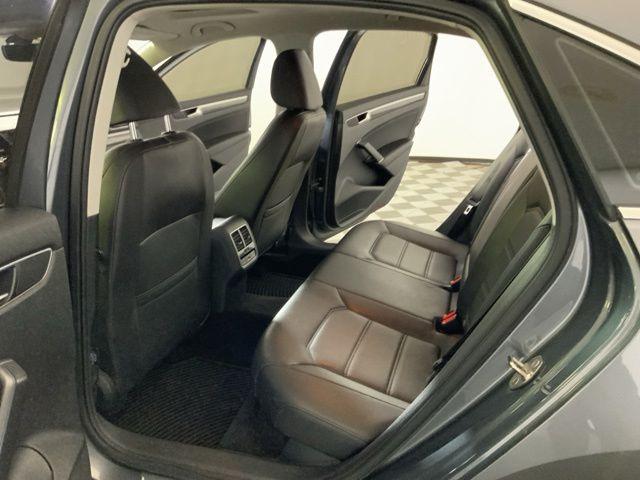 2018 Volkswagen Passat 2.0T SE w/ Technology