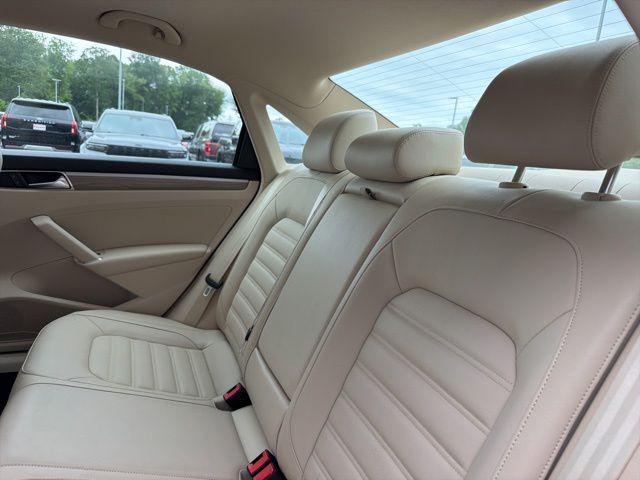 2016 Volkswagen Passat V6 SEL Premium