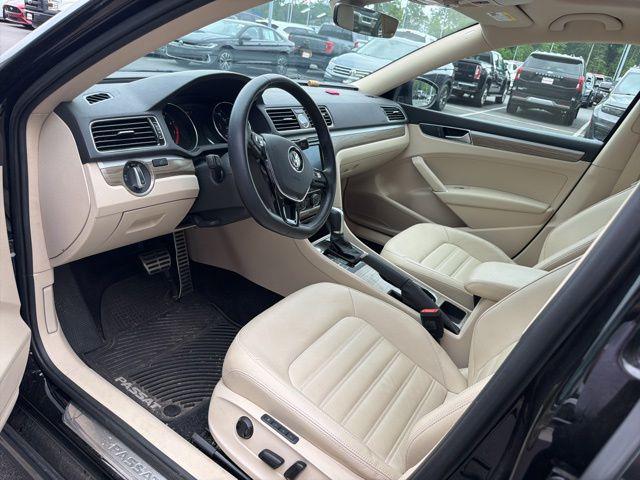 2016 Volkswagen Passat V6 SEL Premium