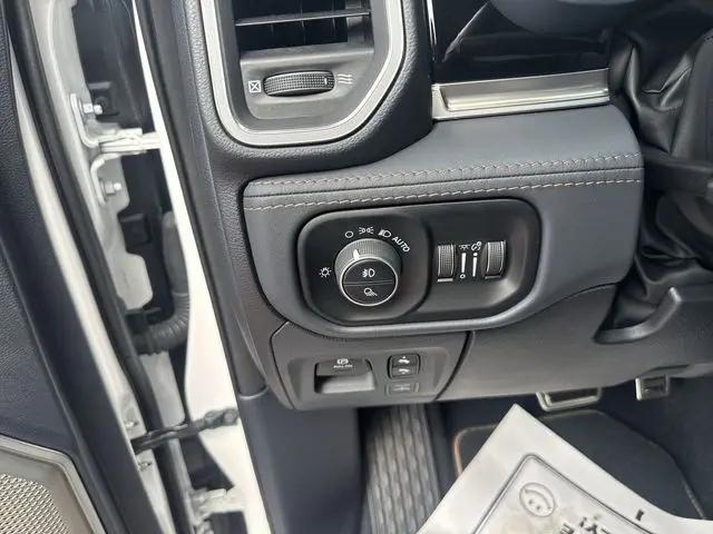 2025 Ram 1500 Tungsten Crew Cab 4x4 5'7" Box