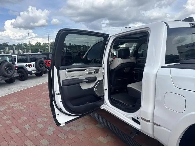 2025 Ram 1500 Tungsten Crew Cab 4x4 5'7" Box