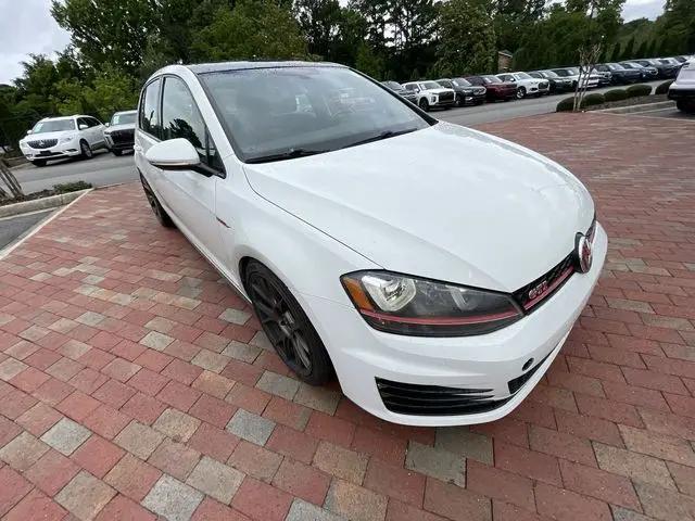 2017 Volkswagen Golf GTI SE 4-Door