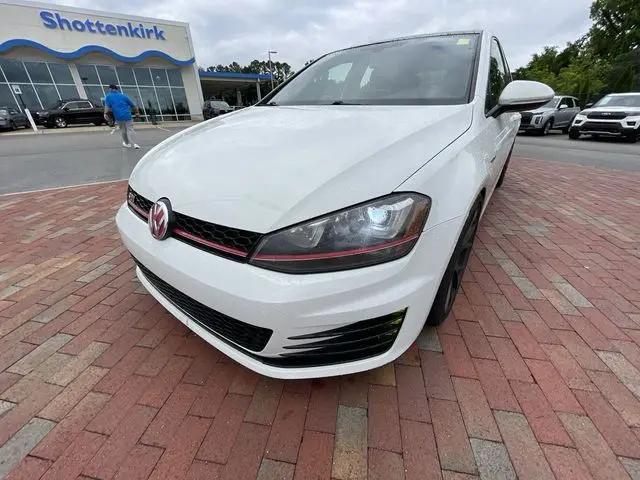 2017 Volkswagen Golf GTI SE 4-Door