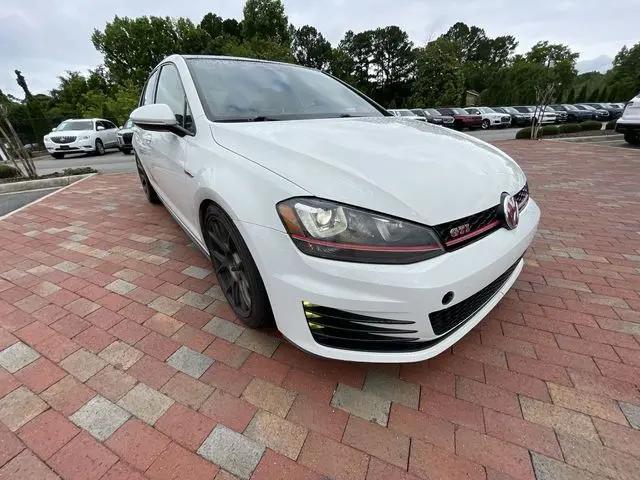 2017 Volkswagen Golf GTI SE 4-Door