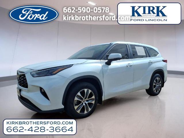 2023 Toyota Highlander XLE for sale in Greenwood, MS
