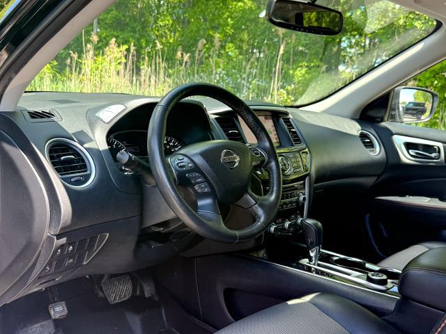 2019 Nissan Pathfinder SV