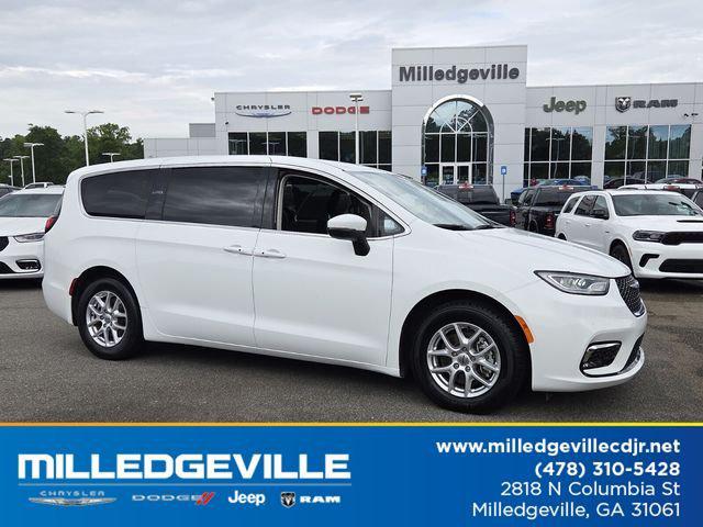 2023 Chrysler Pacifica Touring L for sale in Milledgeville, GA
