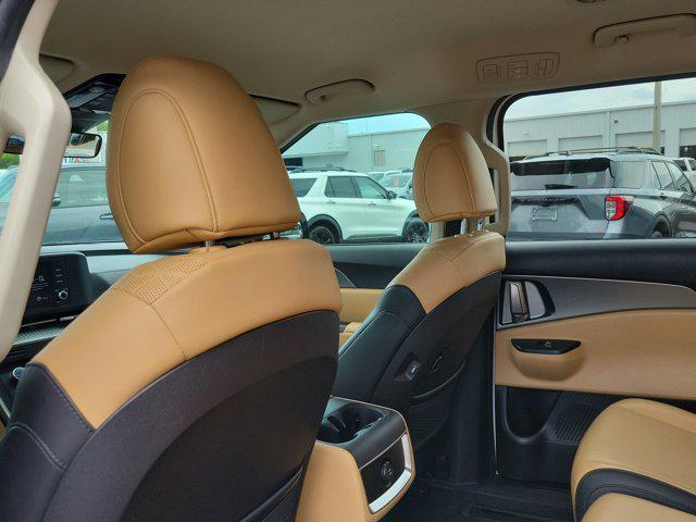 2022 Kia Carnival MPV LX Seat Package