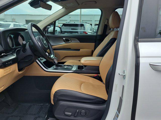 2022 Kia Carnival MPV LX Seat Package