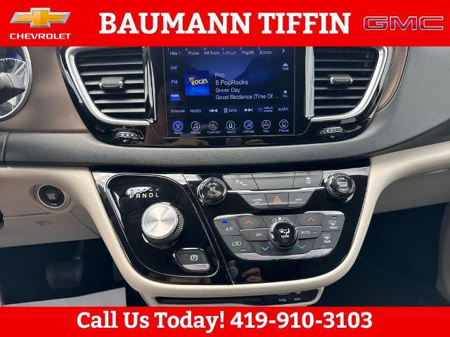 2017 Chrysler Pacifica Touring-L Plus