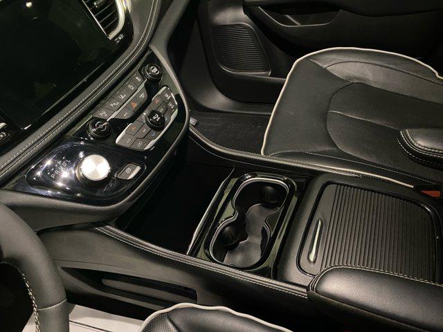 2023 Chrysler Pacifica Limited AWD