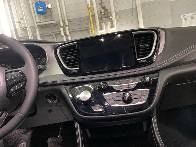 2023 Chrysler Pacifica Limited AWD