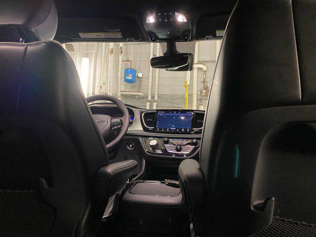 2023 Chrysler Pacifica Limited AWD