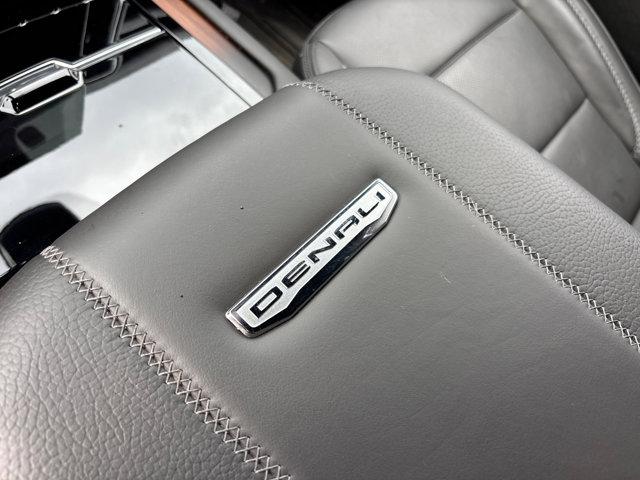 2025 GMC Yukon 4WD Denali