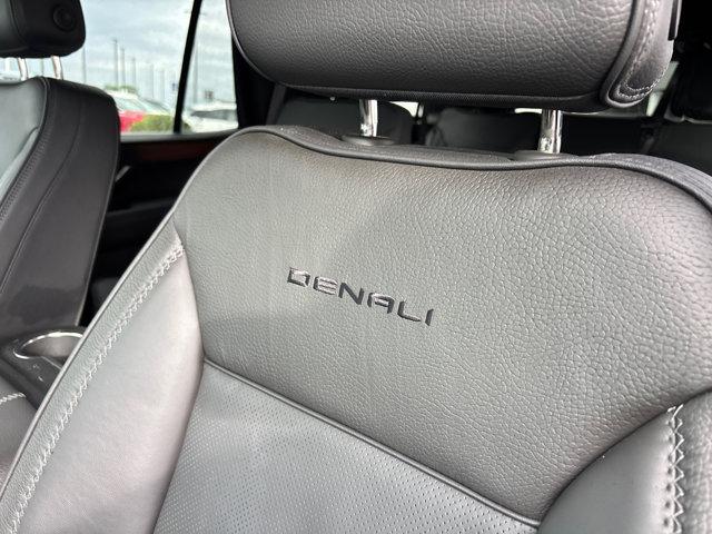 2025 GMC Yukon 4WD Denali