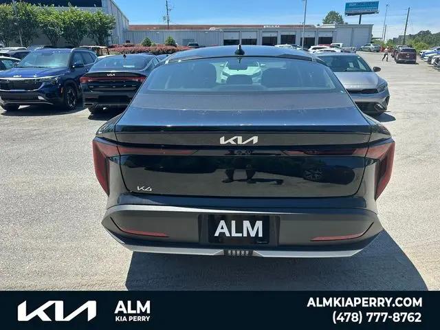 2026 Kia K4 LXS