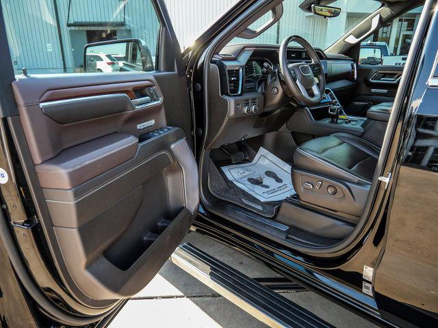 2023 GMC Sierra 1500 4WD Crew Cab Short Box Denali