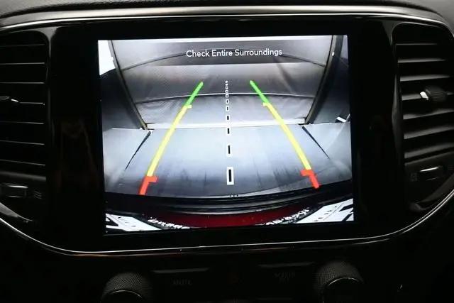 2022 Jeep Grand Cherokee Laredo E 4x2