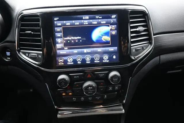 2022 Jeep Grand Cherokee Laredo E 4x2