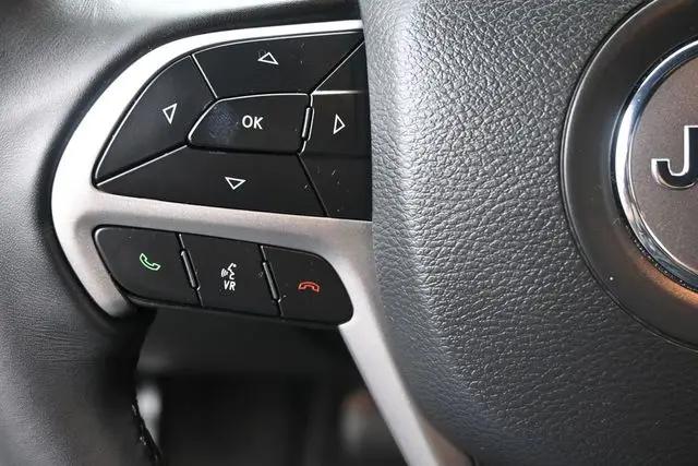 2022 Jeep Grand Cherokee Laredo E 4x2