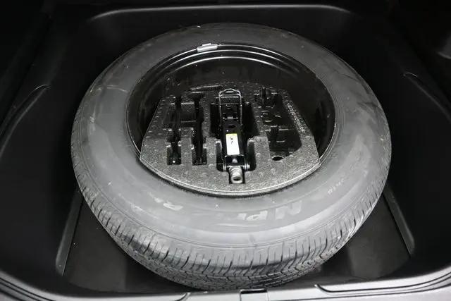 2022 Jeep Grand Cherokee Laredo E 4x2