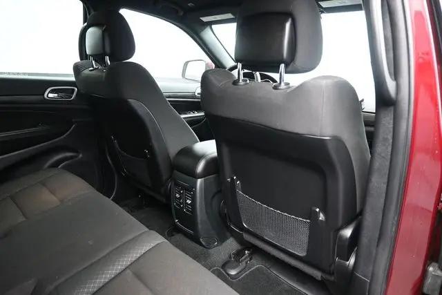 2022 Jeep Grand Cherokee Laredo E 4x2