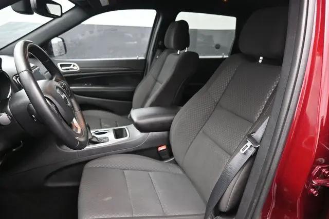 2022 Jeep Grand Cherokee Laredo E 4x2