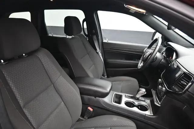 2022 Jeep Grand Cherokee Laredo E 4x2
