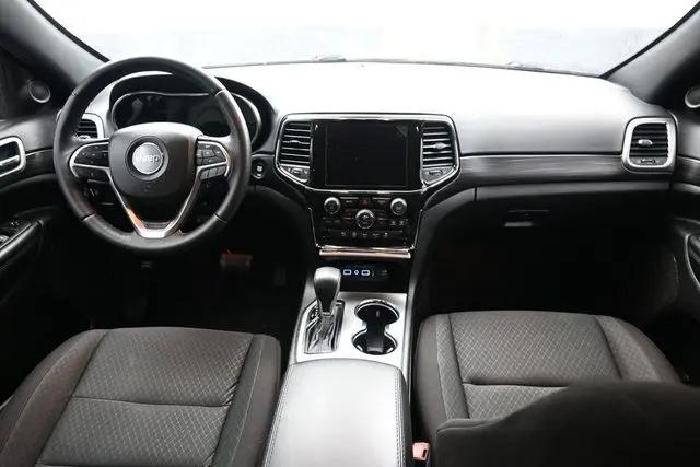 2022 Jeep Grand Cherokee Laredo E 4x2