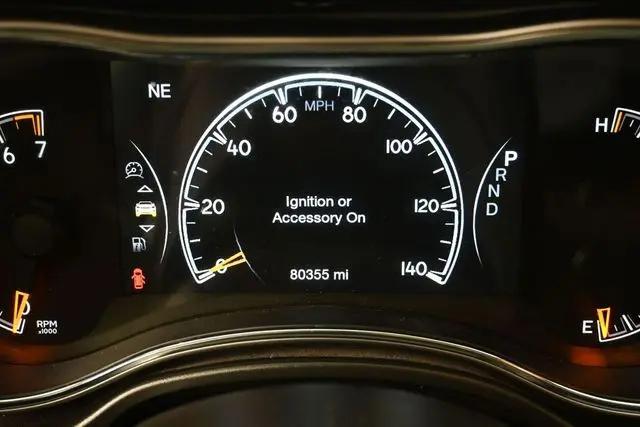 2022 Jeep Grand Cherokee Laredo E 4x2