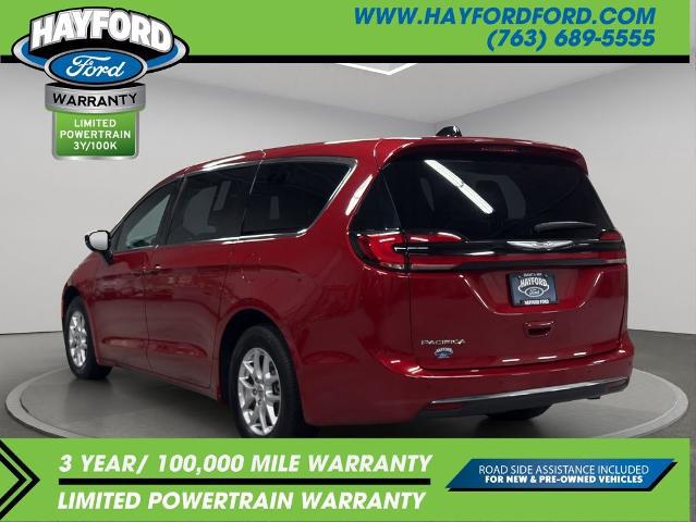 2025 Chrysler Pacifica Select