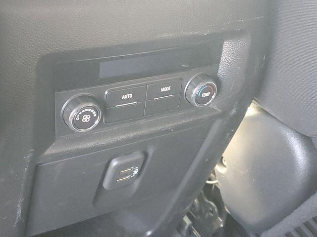 2023 Chevrolet Traverse FWD LT Cloth