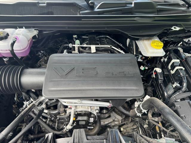 2026 Ram 1500 Tradesman Crew Cab 4x4 5'7" Box