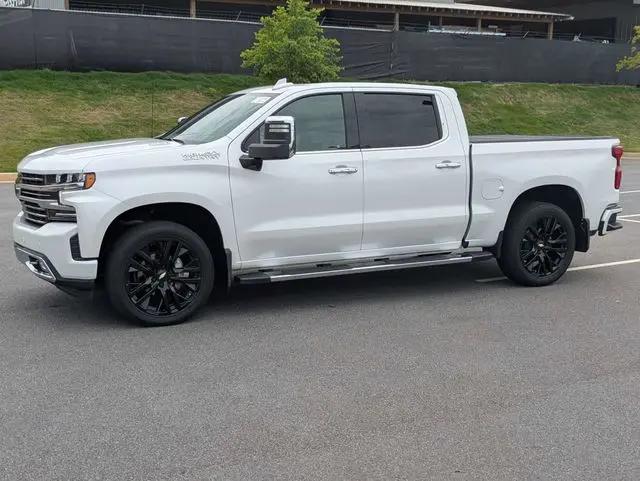 2021 Chevrolet Silverado 1500 4WD Crew Cab Short Bed High Country