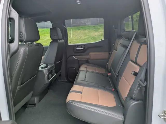 2021 Chevrolet Silverado 1500 4WD Crew Cab Short Bed High Country