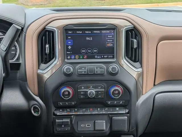 2021 Chevrolet Silverado 1500 4WD Crew Cab Short Bed High Country