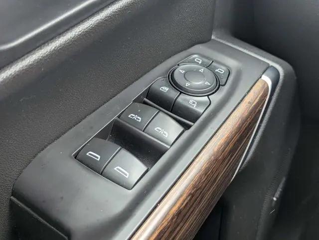2021 Chevrolet Silverado 1500 4WD Crew Cab Short Bed High Country