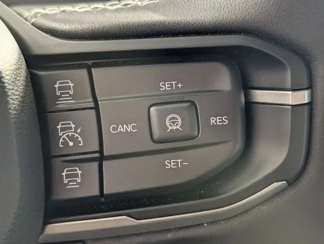 2026 Jeep Cherokee Overland 4x4