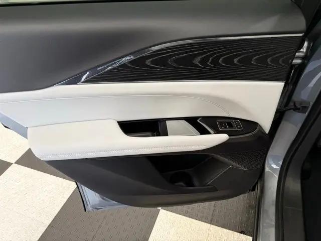 2024 Cadillac iQ Sport w/1SF