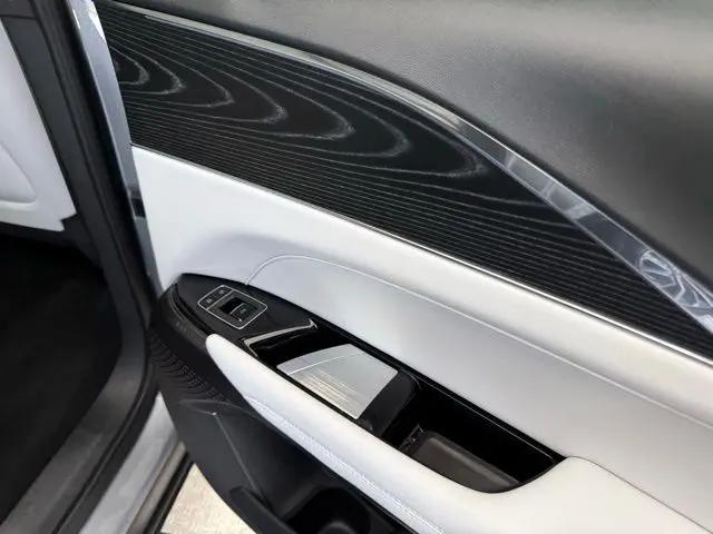 2024 Cadillac iQ Sport w/1SF