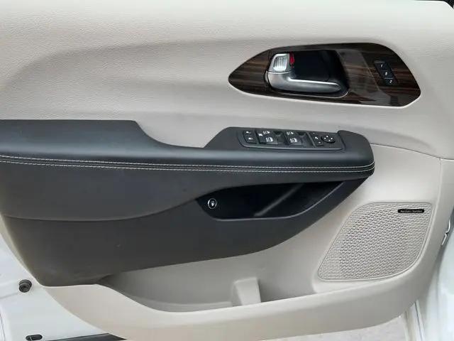 2021 Chrysler Pacifica Hybrid Limited