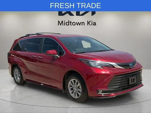 2025 Toyota Sienna XLE for sale in Tulsa, OK