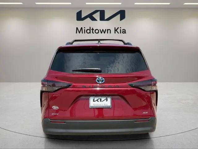 2025 Toyota Sienna XLE