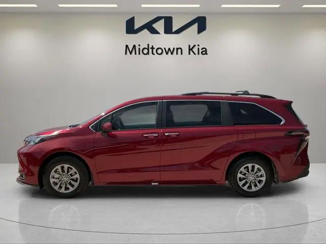 2025 Toyota Sienna XLE