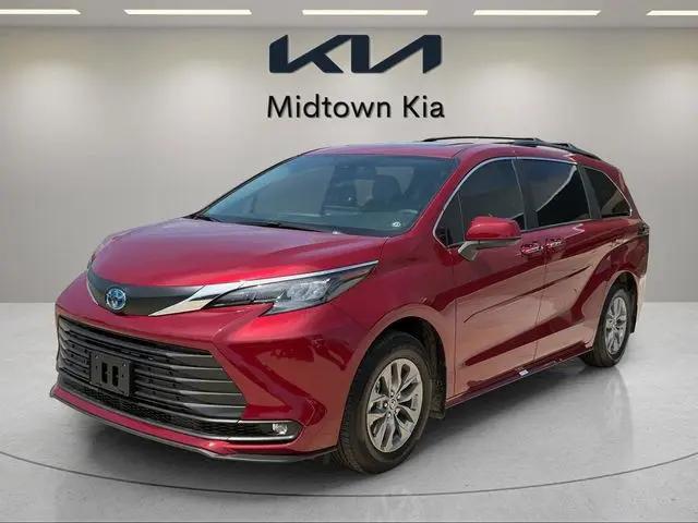 2025 Toyota Sienna XLE