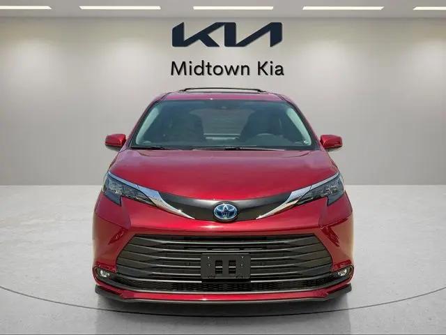 2025 Toyota Sienna XLE